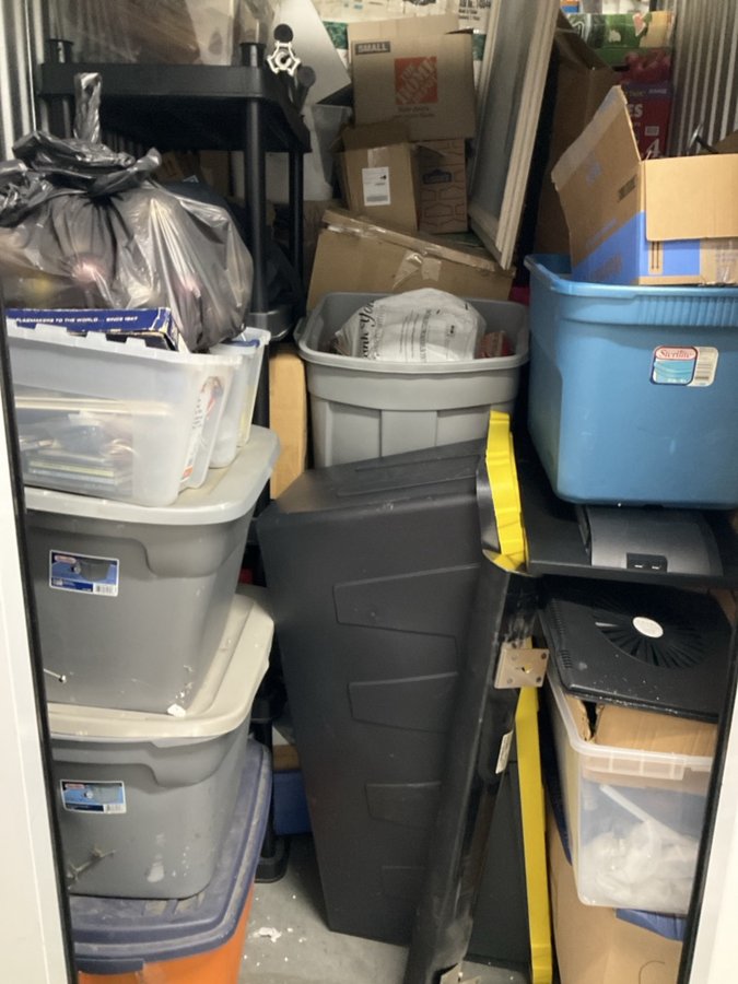 5 x 10 storage unit in Corona, CA