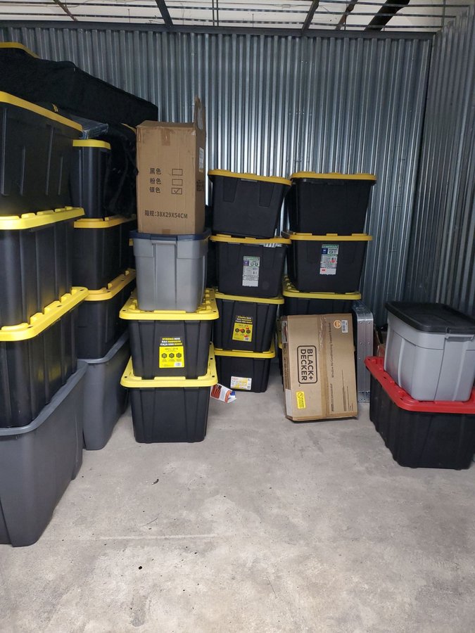 10 x 10 storage unit in Brooklyn, NY