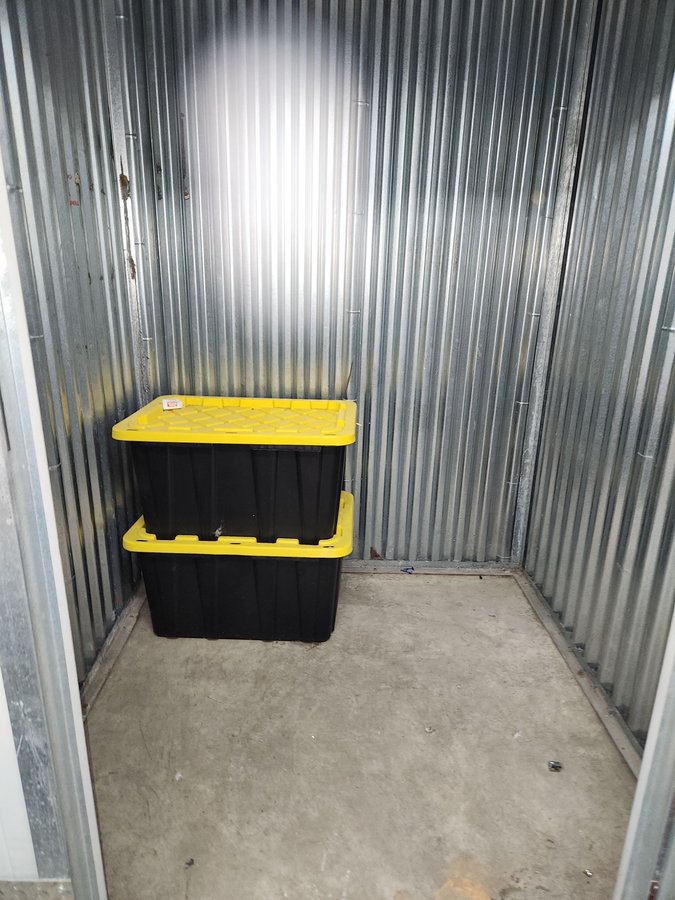 5 x 5 storage unit in Brooklyn, NY