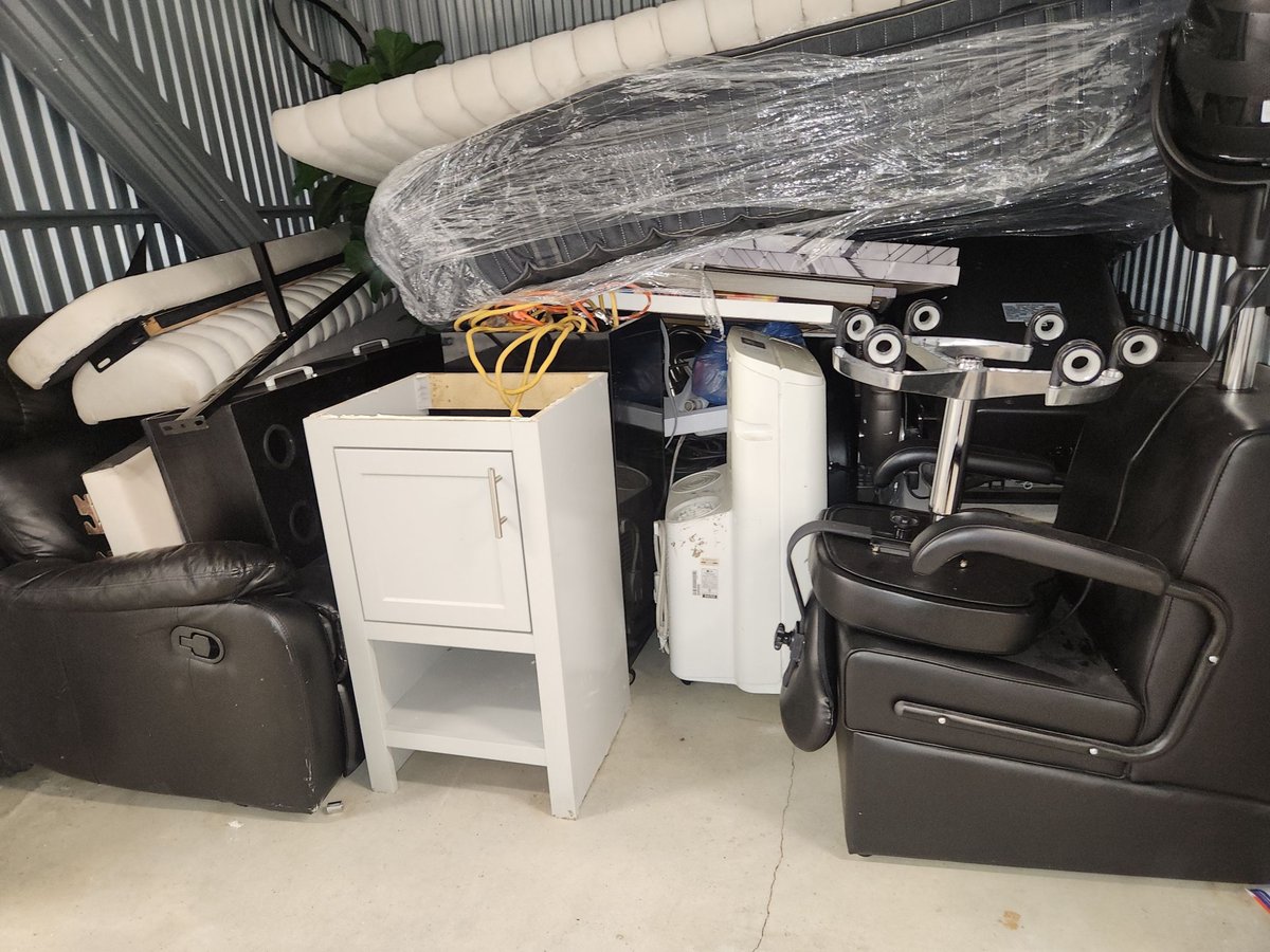 10 x 10 storage unit in Brooklyn, NY