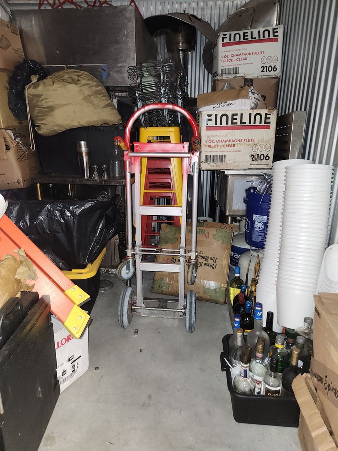 10 x 10 storage unit in Brooklyn, NY