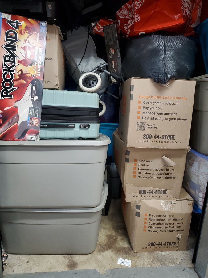 10 x 10 storage unit in Brooklyn, NY