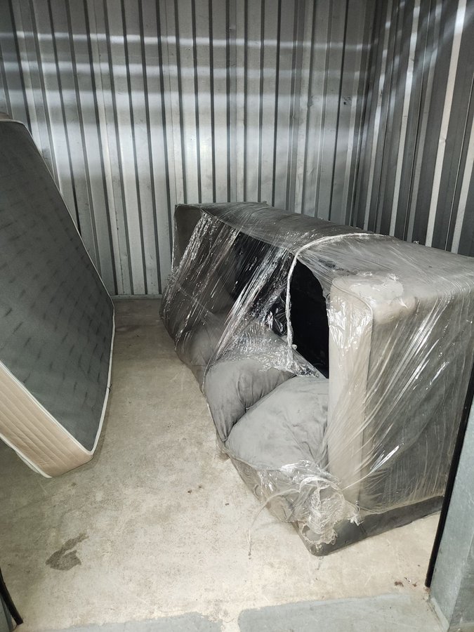 10 x 10 storage unit in Brooklyn, NY