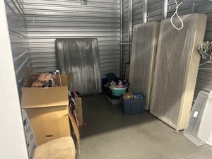 10 x 14 storage unit in Riverside, CA