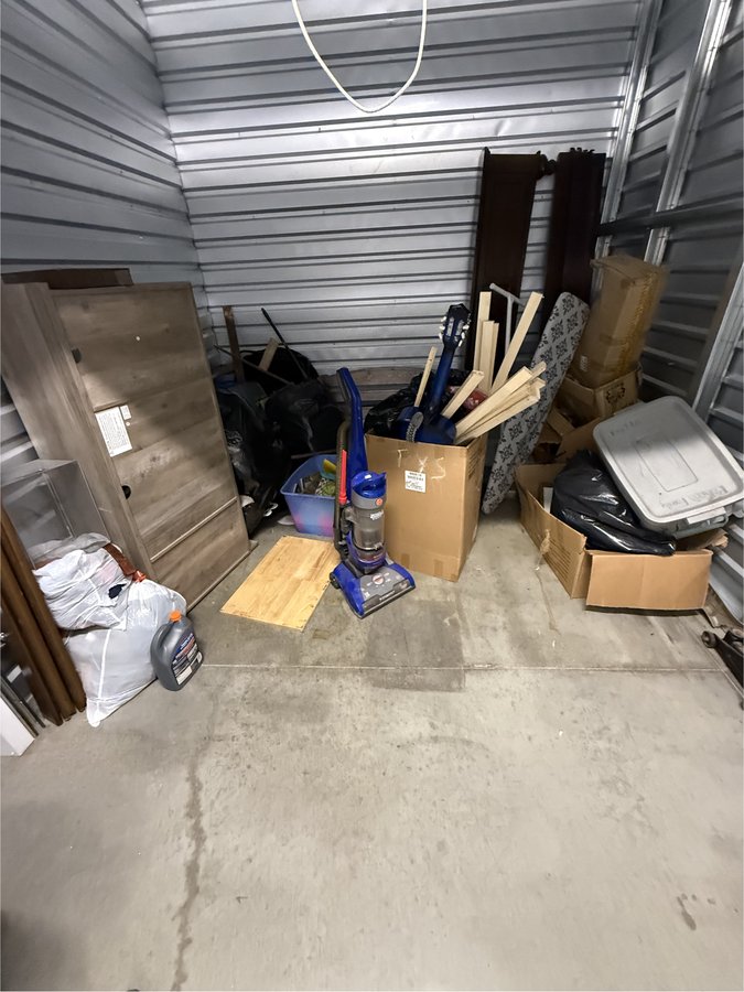 10 x 10 storage unit in Riverside, CA