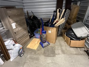 10 x 10 storage unit in Riverside, CA