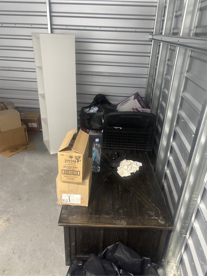 10 x 10 storage unit in San Diego, CA