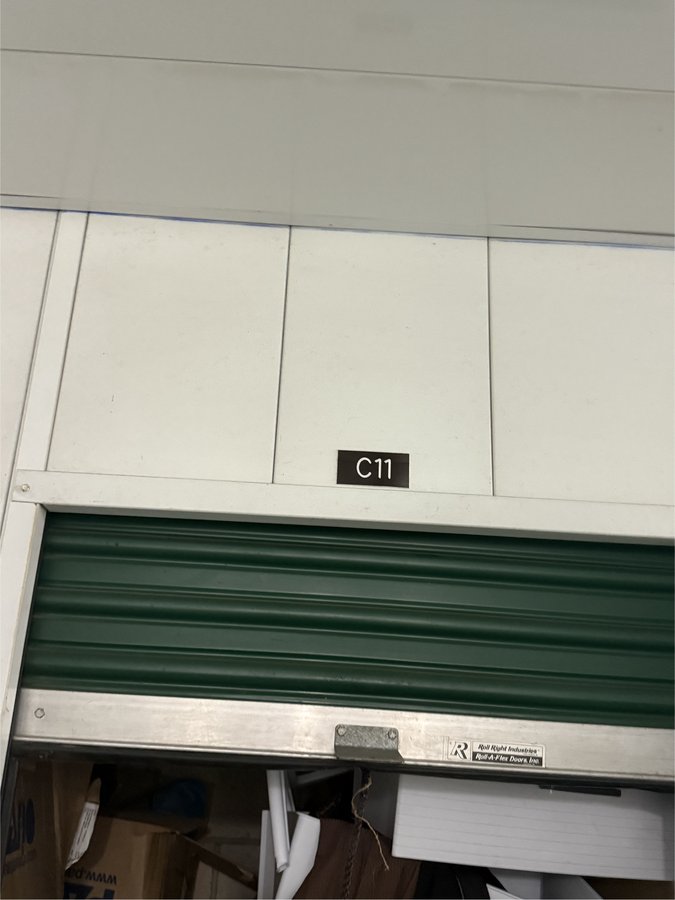 5 x 10 storage unit in Riverside, CA
