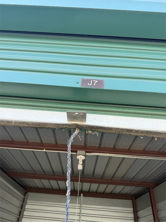 10 x 15 storage unit in Riverside, CA