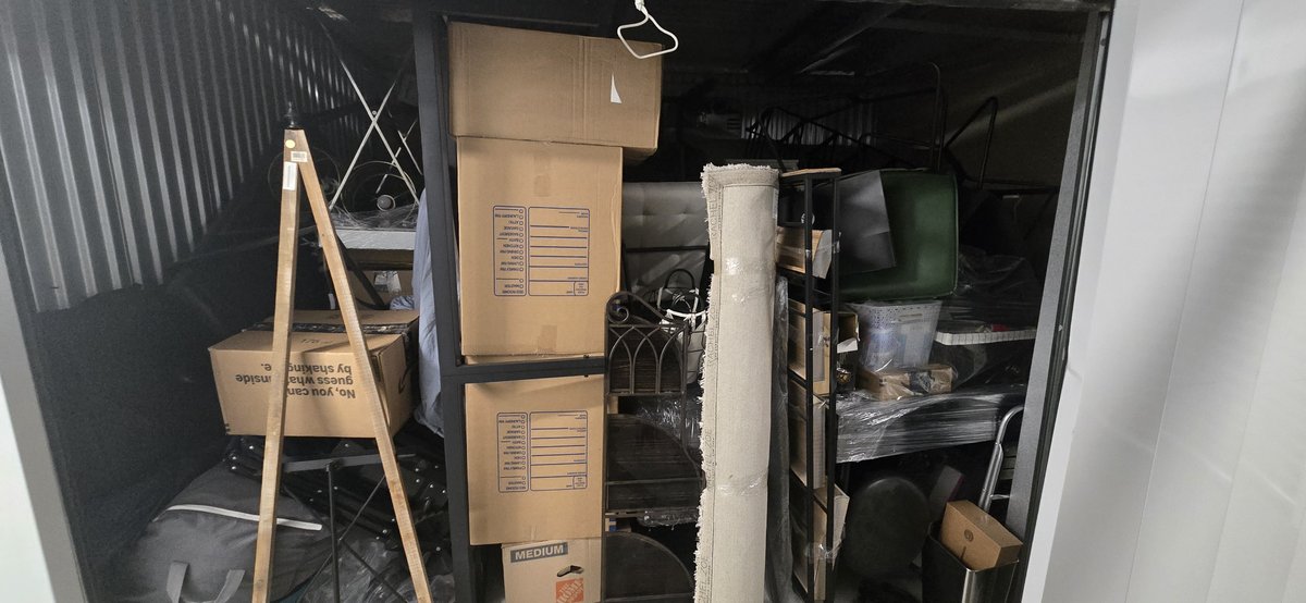 10 x 147 storage unit in San Diego, CA