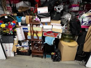 9 x 10 storage unit in El Monte, CA