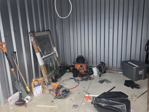 10 x 10 storage unit in Belle Vernon, PA