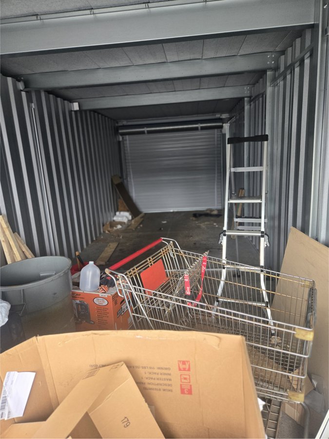 10 x 30 storage unit in Belle Vernon, PA