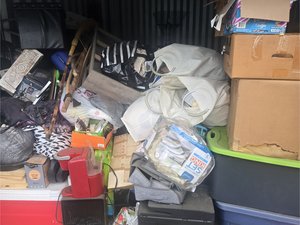 10 x 10 storage unit in Transfer, PA