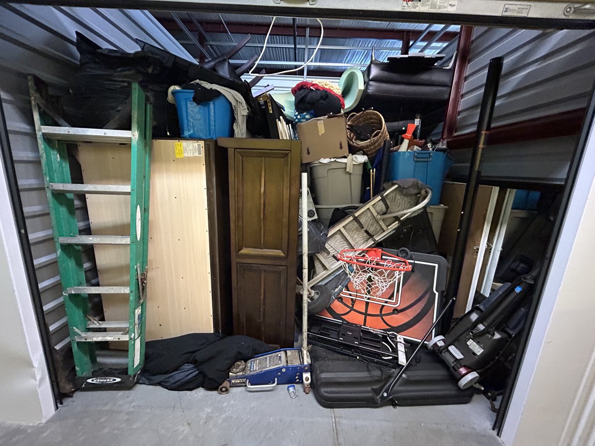 10 x 10 storage unit in Atlanta, GA