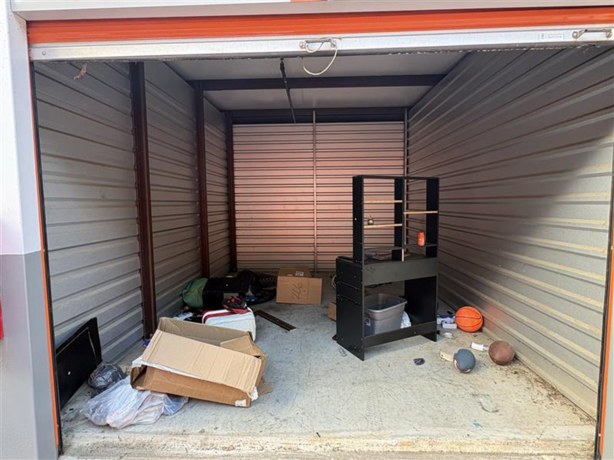10 x 15 storage unit in Rex, GA