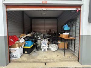 10 x 10 storage unit in Rex, GA