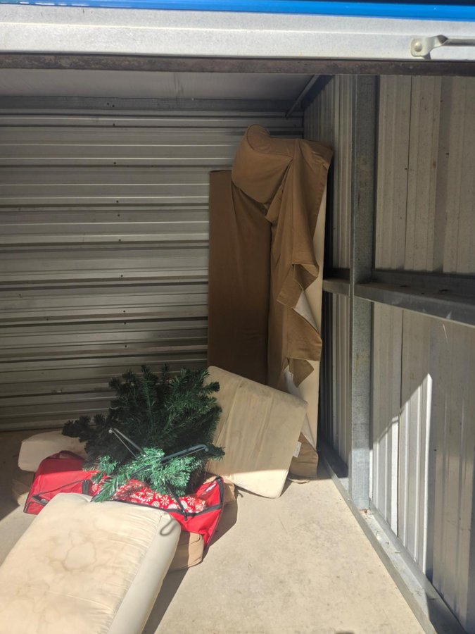 10 x 10 storage unit in Darlington, PA