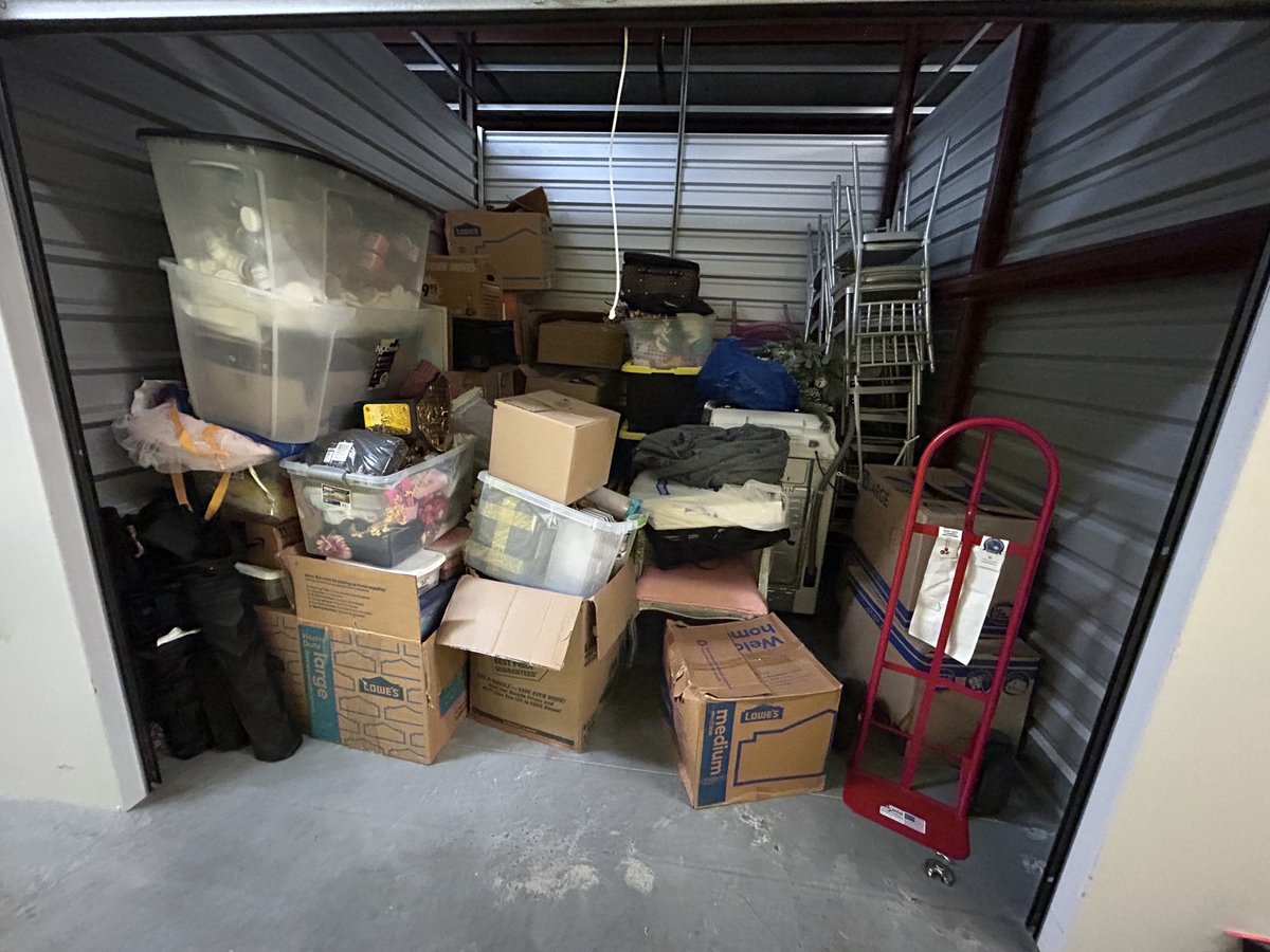 10 x 10 storage unit in Atlanta, GA