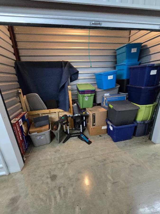 10 x 5 storage unit in Arlington, TX