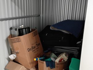 5 x 5 storage unit in Flint, MI