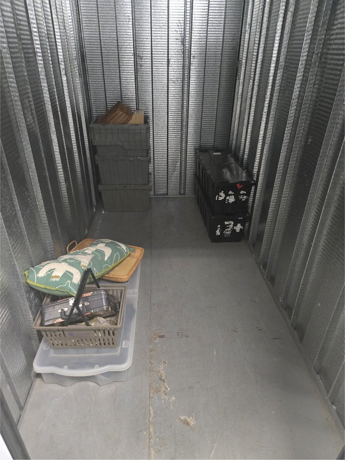 5 x 10 storage unit in Newington, CT