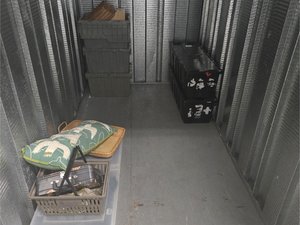 5 x 10 storage unit in Newington, CT