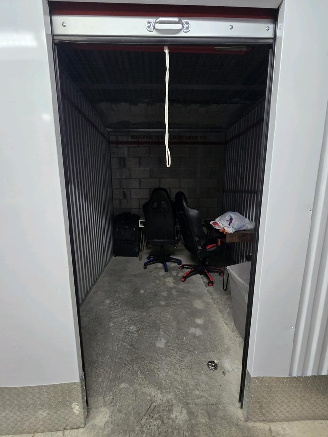 8 x 10 storage unit in Doral, FL