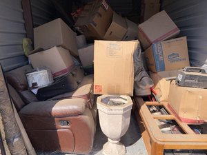 8 x 20 storage unit in Gainesville, VA