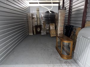 10 x 20 storage unit in Gainesville, VA