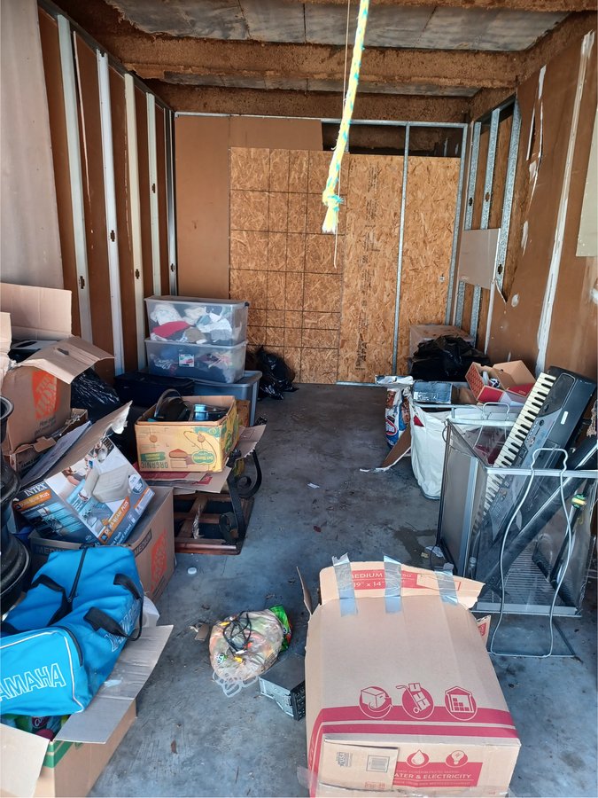 10 x 18 storage unit in Conyers, GA