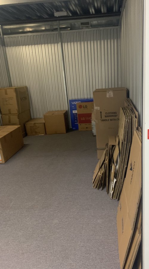 10 x 15 storage unit in Livingston, NJ