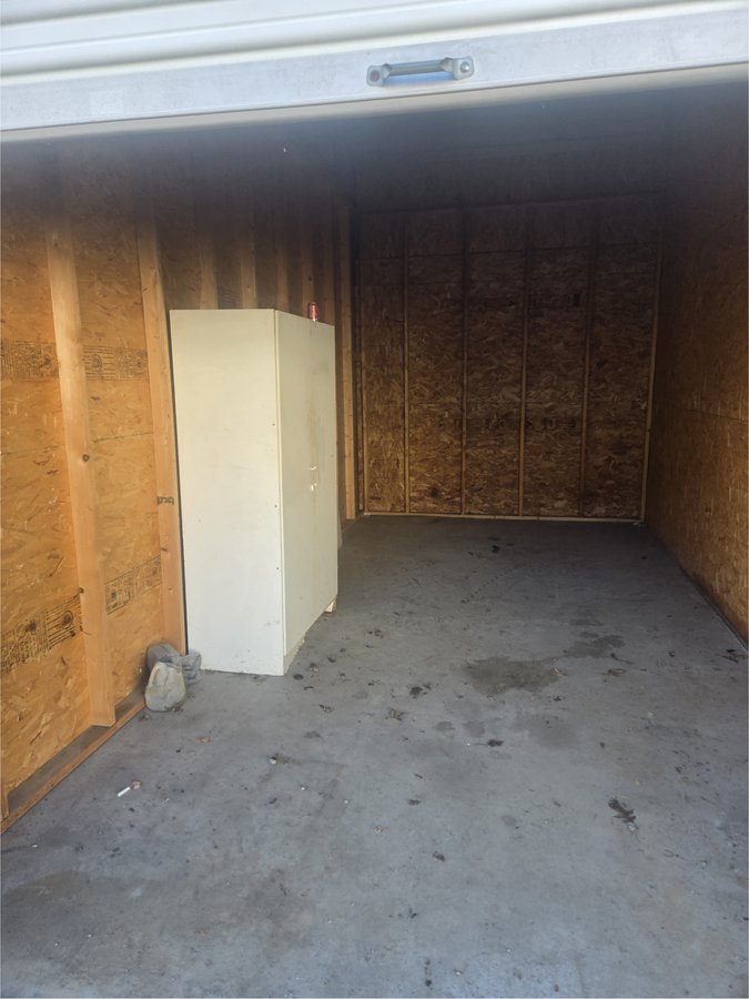 12 x 20 storage unit in Hubbard, OH