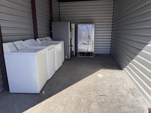 10 x 20 storage unit in Gainesville, VA
