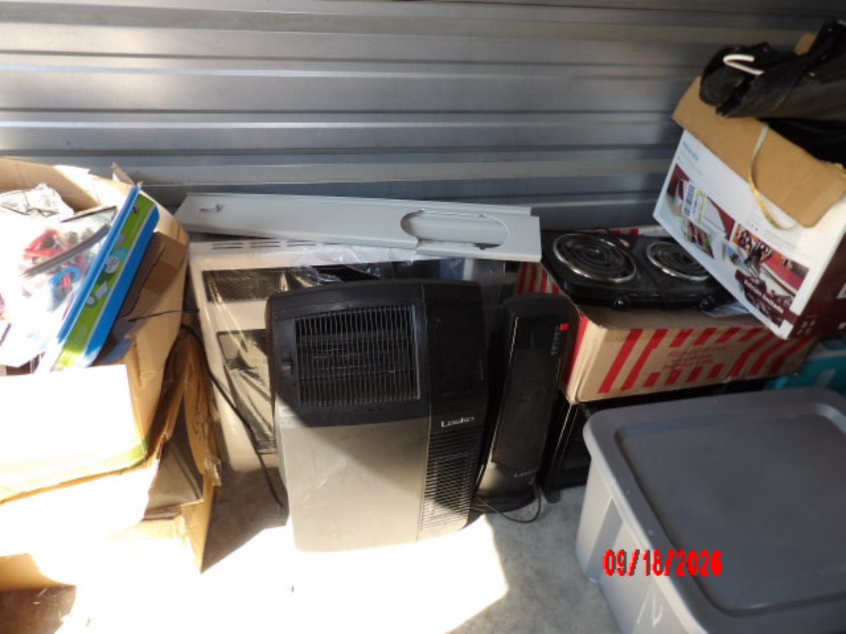 8 x 20 storage unit in Centerville, TN