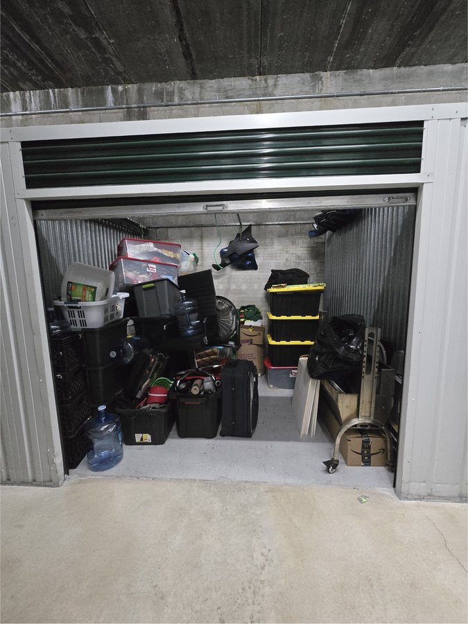 10 x 10 storage unit in Miami, FL