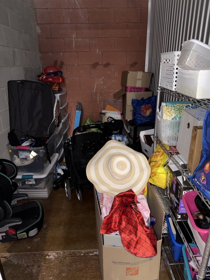 5 x 10 storage unit in Gainesville, VA