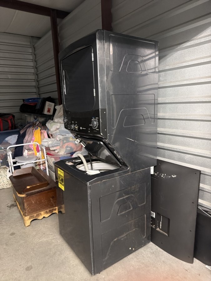 10 x 15 storage unit in Norfolk, VA