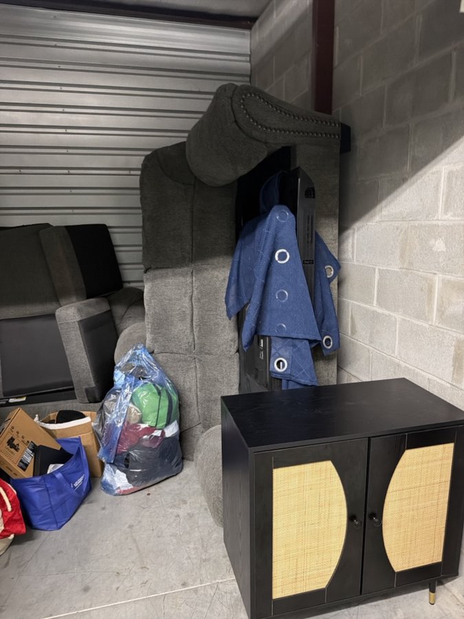 10 x 10 storage unit in Norfolk, VA