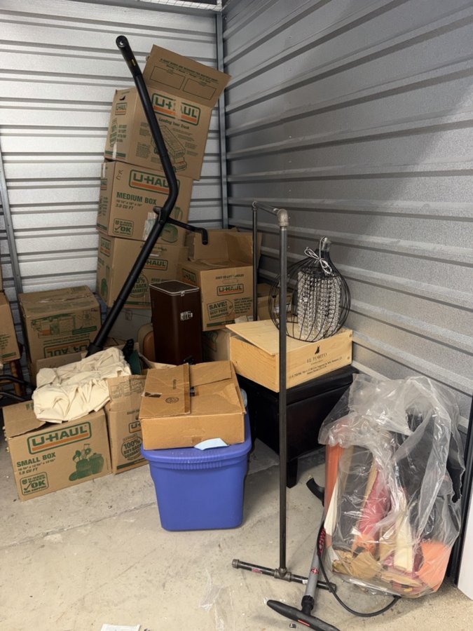 10 x 7 storage unit in Norfolk, VA