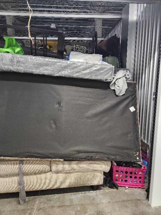 10 x 20 storage unit in Huntington Park, CA