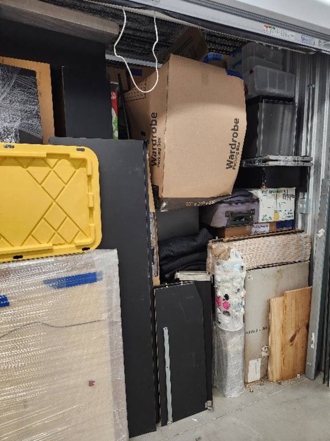 10 x 20 storage unit in Huntington Park, CA