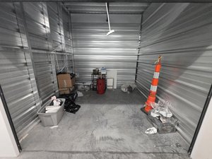 10 x 10 unit in Omaha