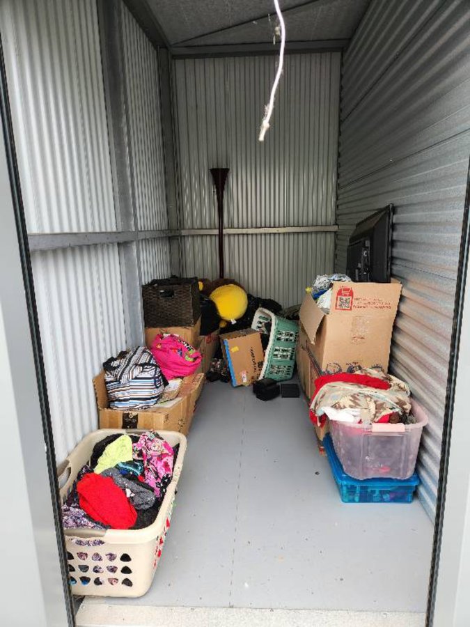 5 x 10 storage unit in Fenton, MO