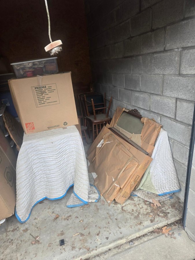 5 x 10 storage unit in Mckees Rocks, PA