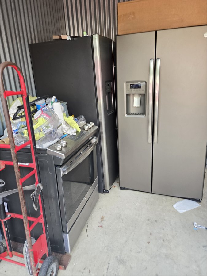 10 x 10 storage unit in Mckees Rocks, PA