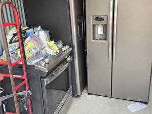 10 x 10 storage unit in Mckees Rocks, PA