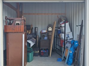 10 x 10 storage unit in Pewaukee, WI
