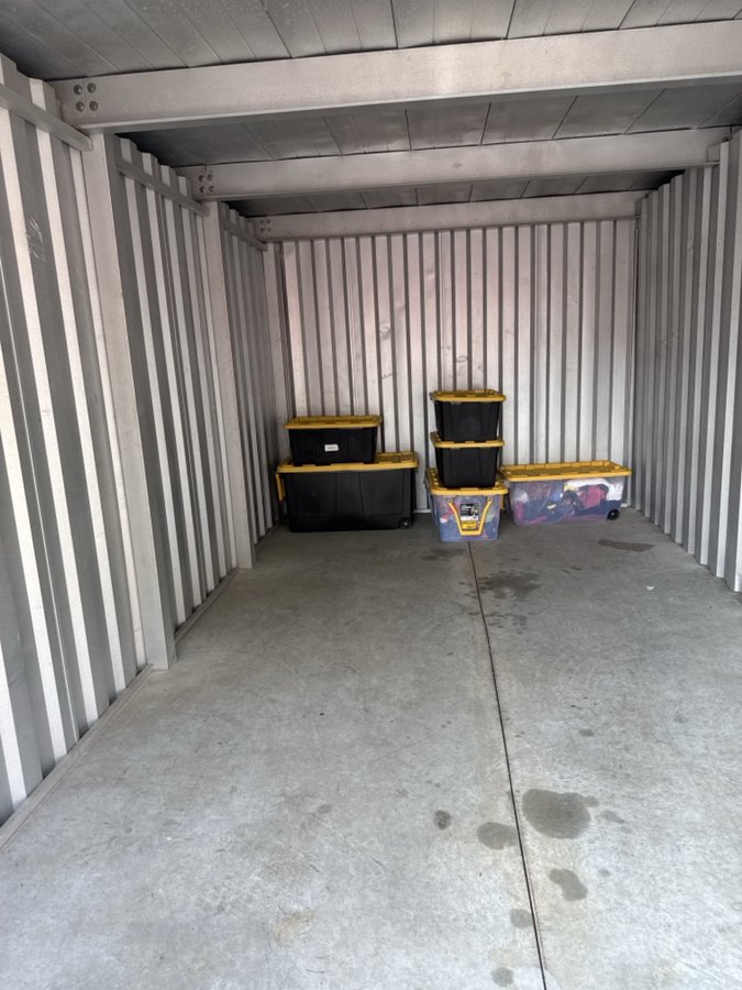 10 x 20 storage unit in Chesapeake, VA