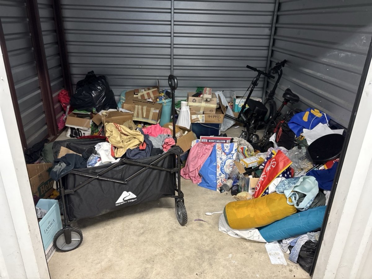 10 x 10 storage unit in Manalapan, NJ